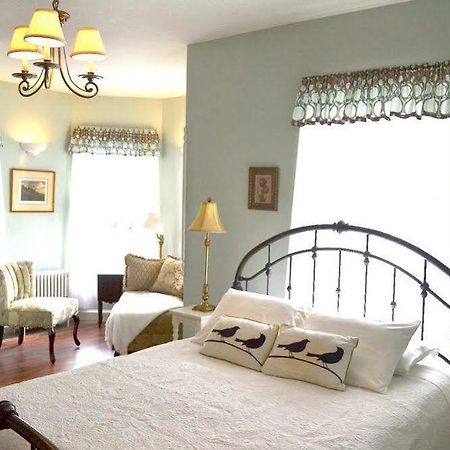 The Bell House Inn Glens Falls Bagian luar foto