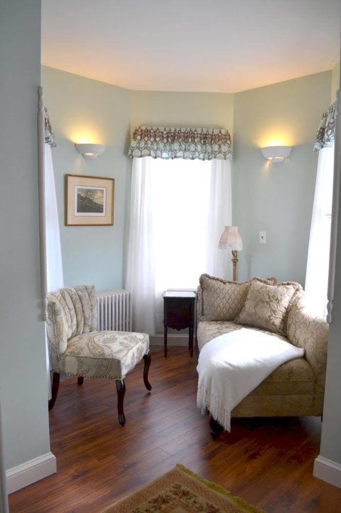 The Bell House Inn Glens Falls Bagian luar foto