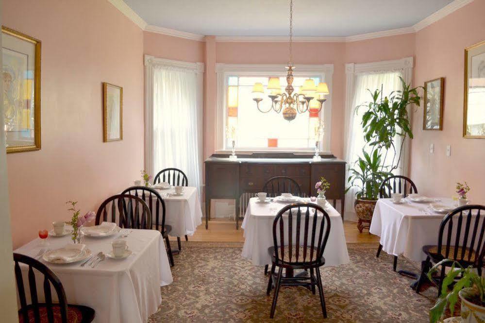 The Bell House Inn Glens Falls Bagian luar foto